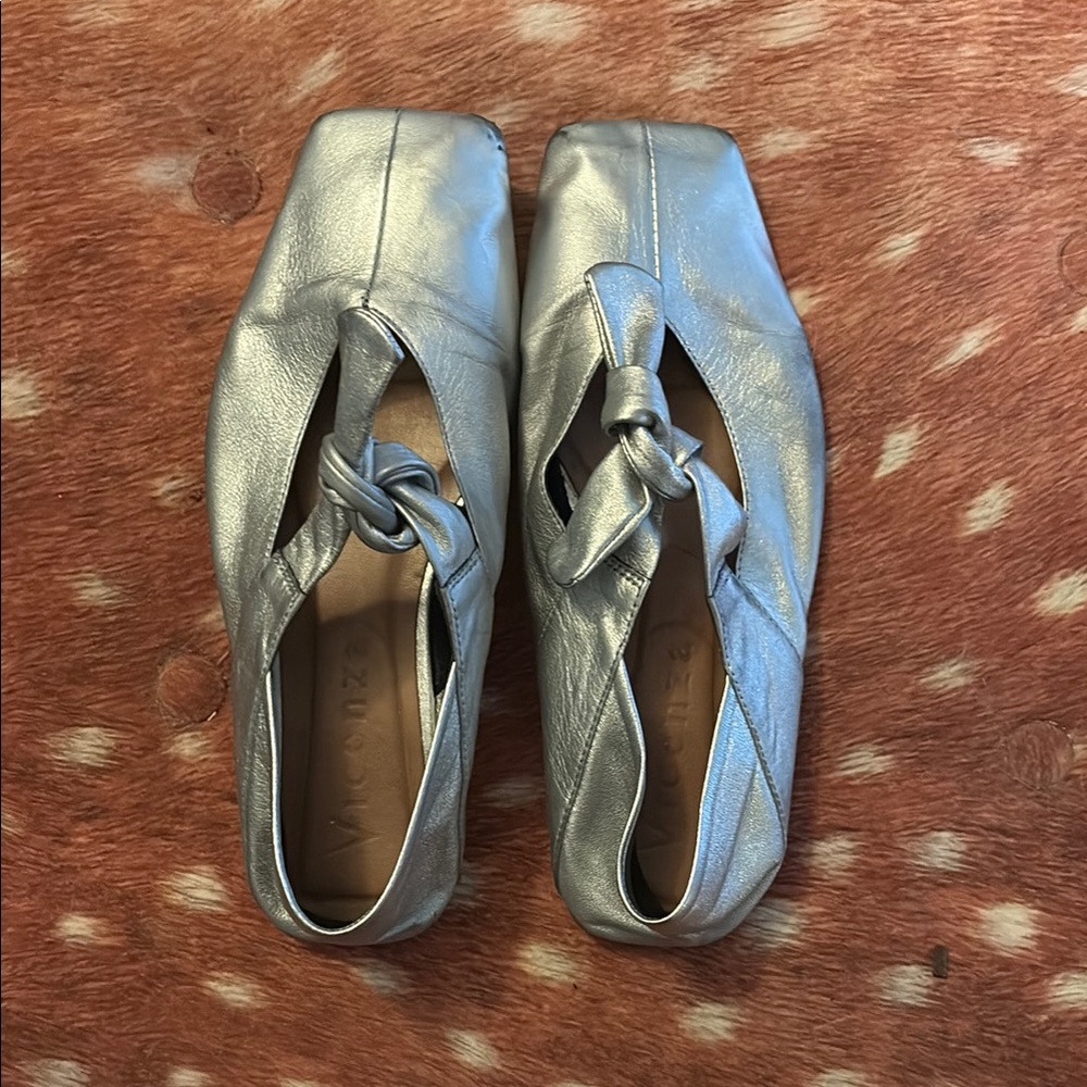 Vicenza Metallic Silver Flats (Size 7)